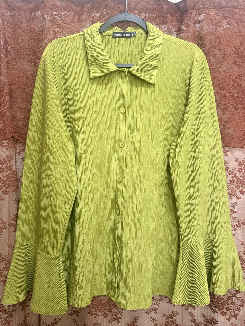 PrettyLittleThing Green Pleated Button-Down Shirt - size 6